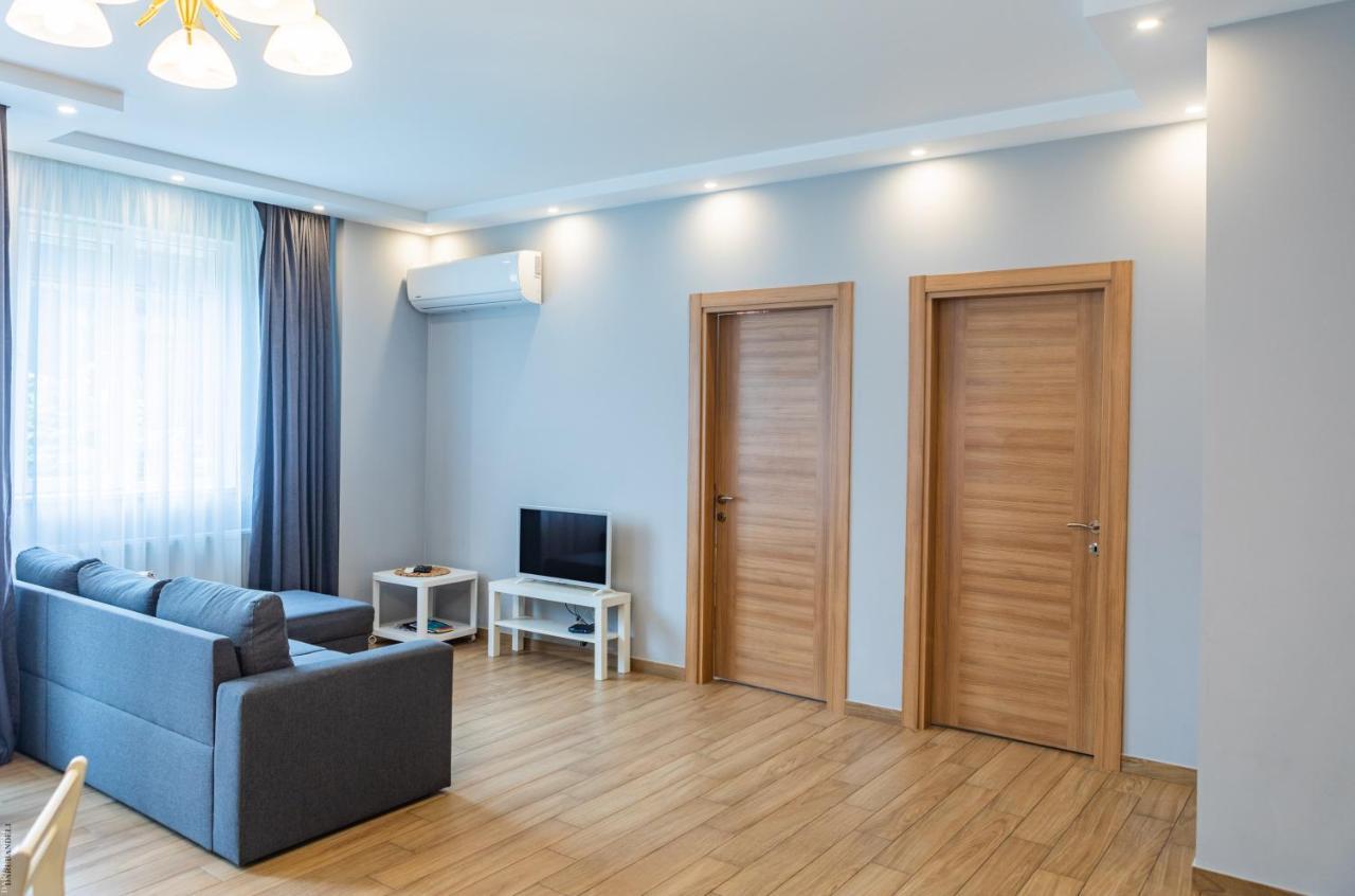 Apartment By The Sheraton 巴统 外观 照片