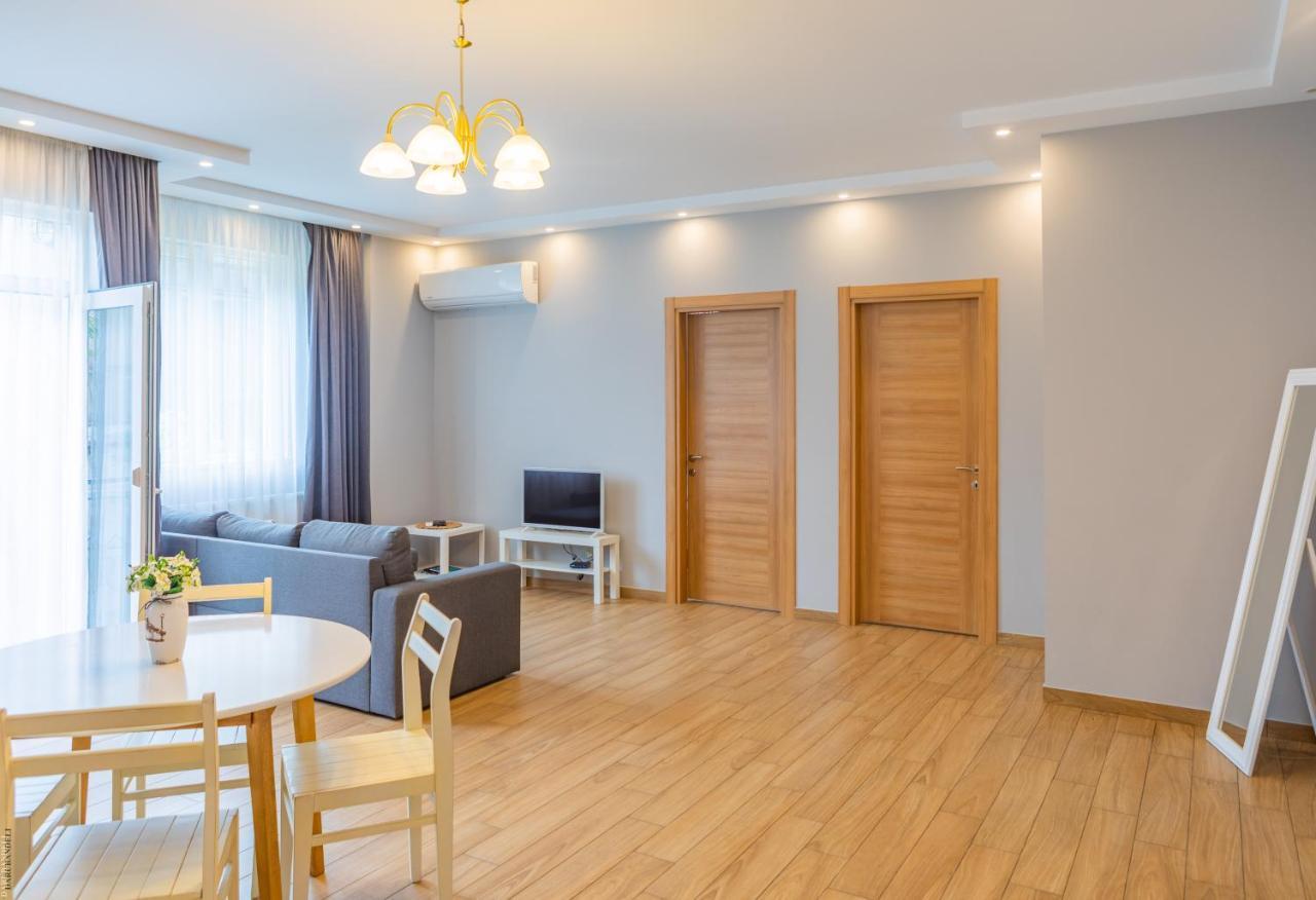 Apartment By The Sheraton 巴统 外观 照片