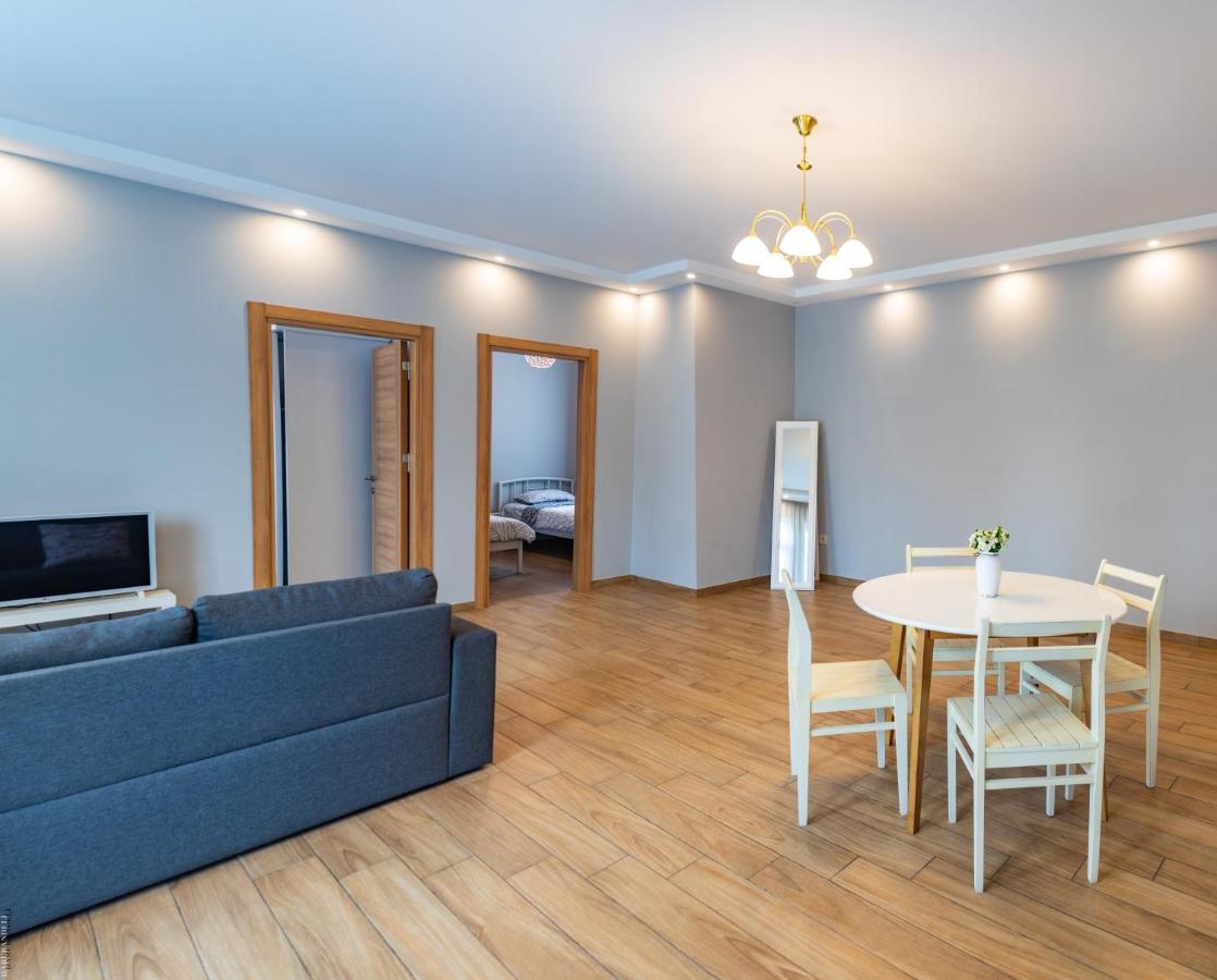 Apartment By The Sheraton 巴统 外观 照片